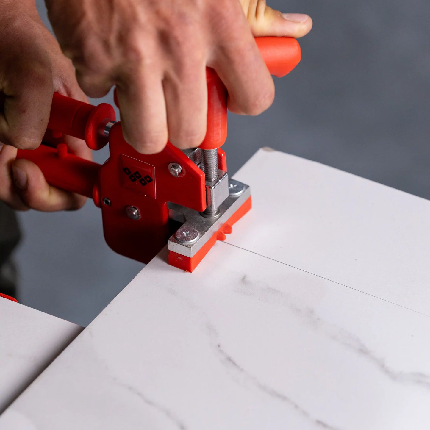 E1005 Klješta za ploče – profesionalna, ojačana konstrukcija sa ergonomskom drškom za preciznost i izdržljivost