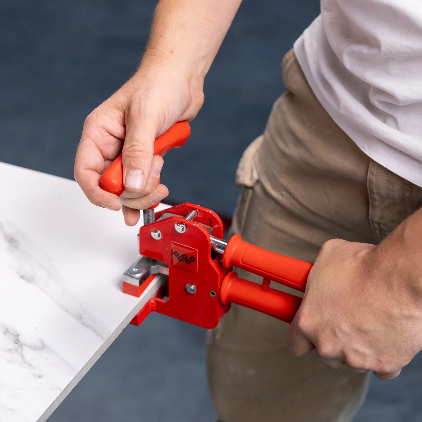 E1005 Klješta za ploče – profesionalna, ojačana konstrukcija sa ergonomskom drškom za preciznost i izdržljivost