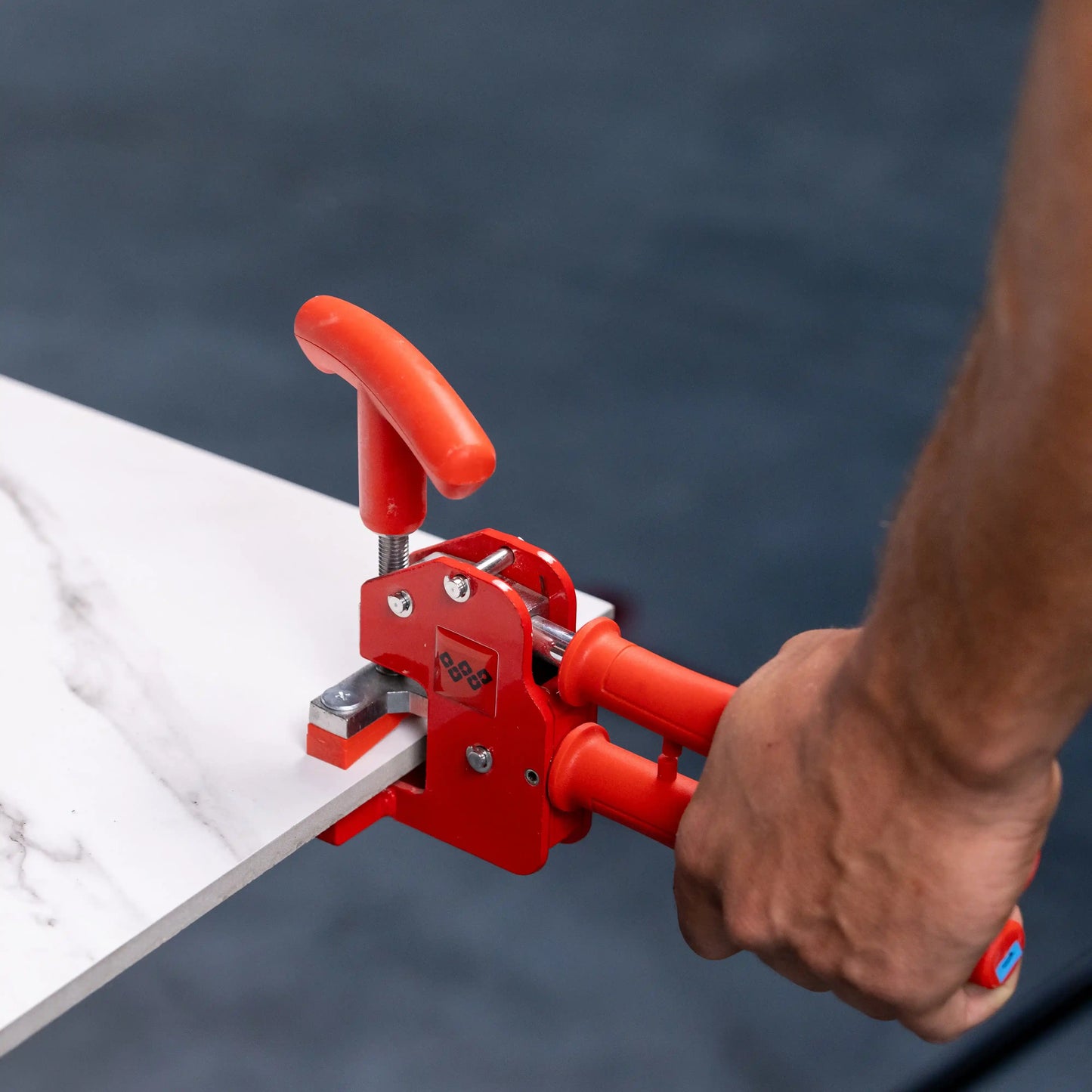 E1005 Klješta za ploče – profesionalna, ojačana konstrukcija sa ergonomskom drškom za preciznost i izdržljivost