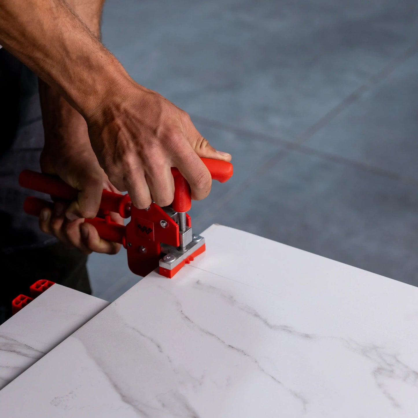 E1005 Klješta za ploče – profesionalna, ojačana konstrukcija sa ergonomskom drškom za preciznost i izdržljivost