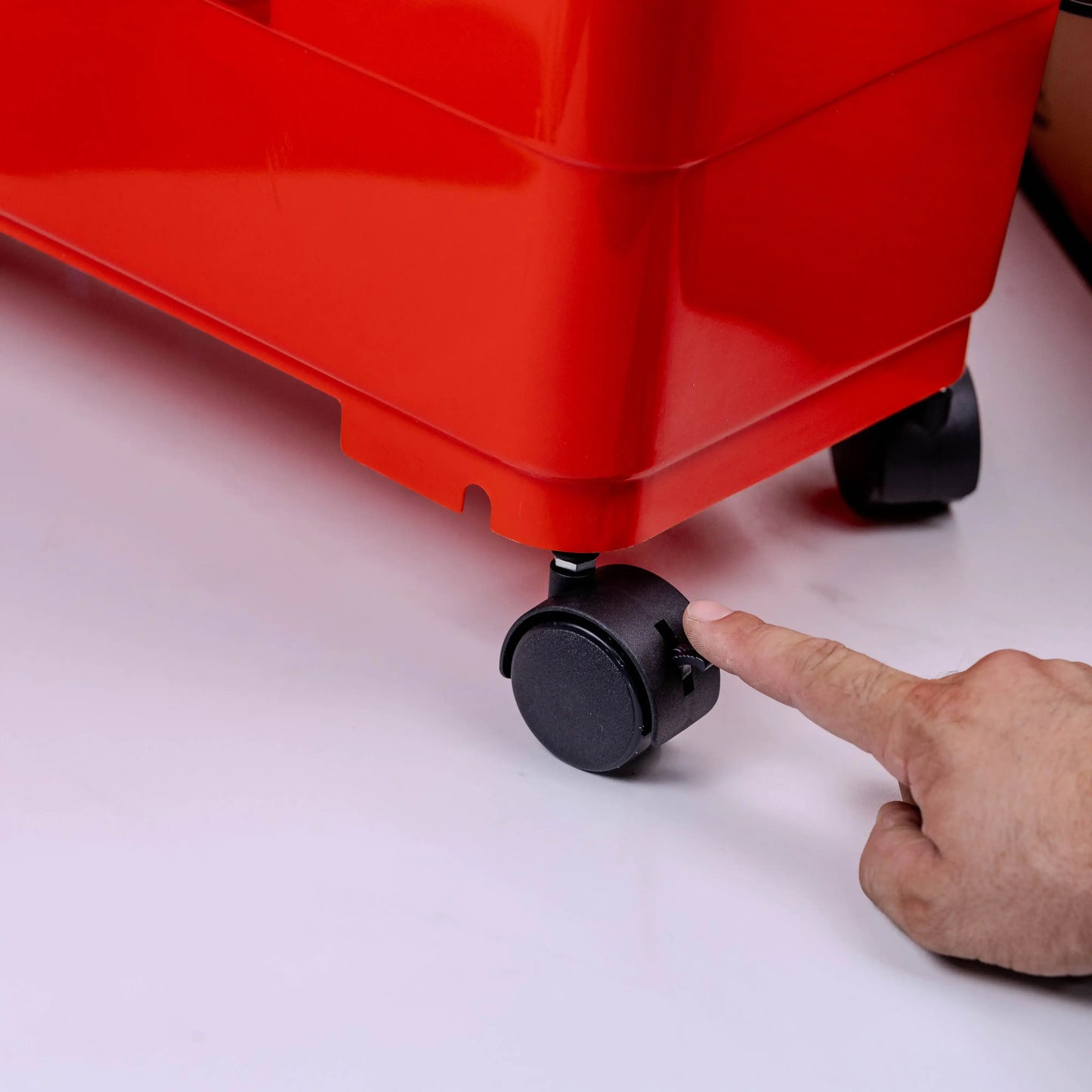 E2017 Kanta za čišćenje od visokog gustinskog polietilena sa integrisanim valjkom i kapacitetom od 20L