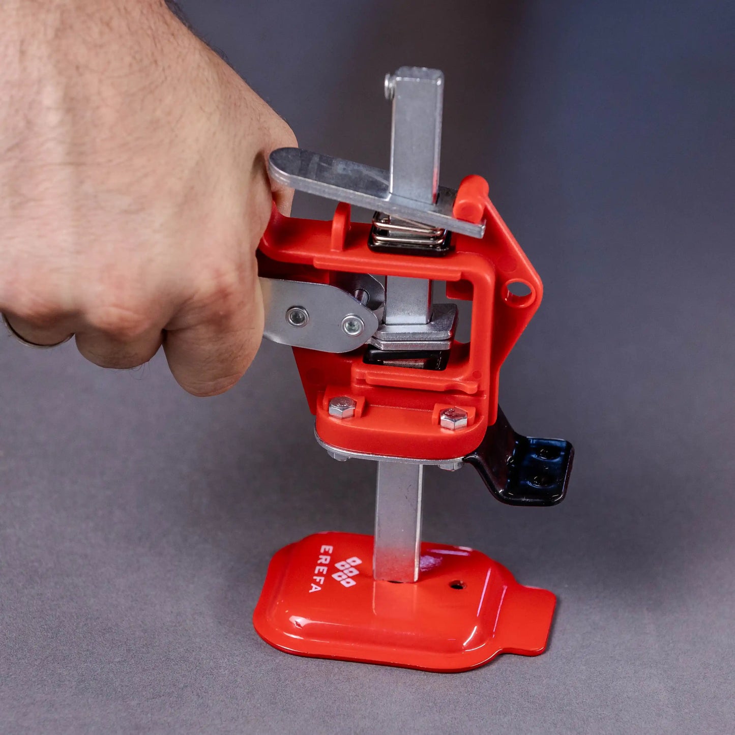 E1022 Nosač za pločice sa preciznom skalom i nosivošću do 50 kg za profesionalnu upotrebu