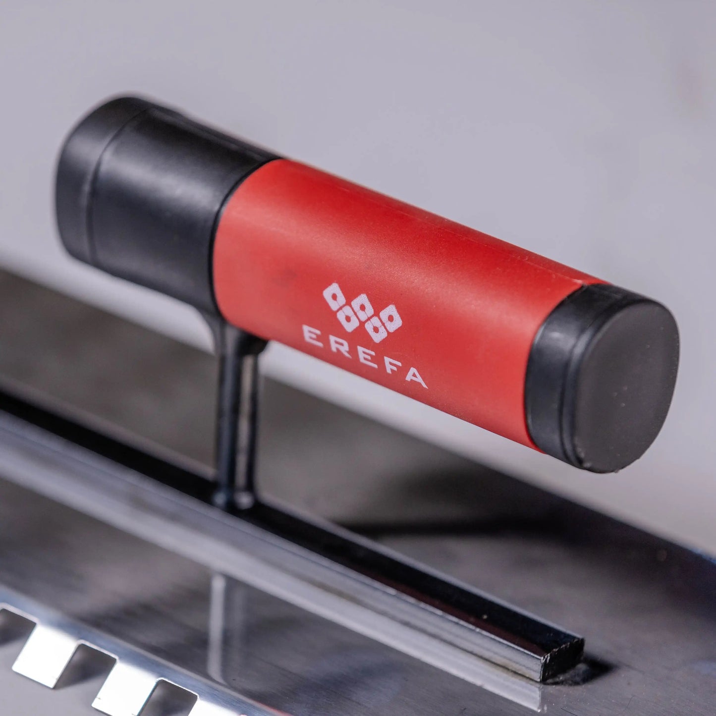 E1089 Gleterica od nerđajućeg čelika sa ergonomskom drškom